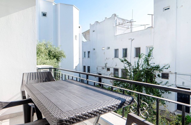 Flat w Balcony Garden 3 min to Beach in Bodrum