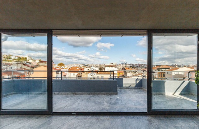 Flat w Terrace Near Red Church in Fatih