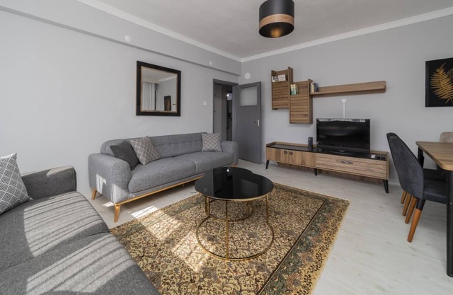 Flat with Balcony 2 min to Hadrian Gates