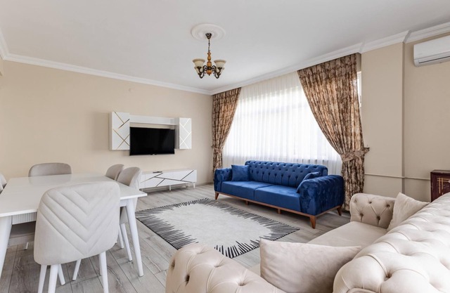 Flat with Balcony 3 min to Public Transportation