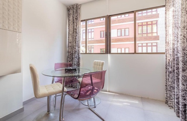 Flatguest Santa Catalina + Beach + Central + WiFi