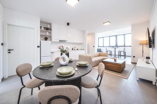 Flex SelfCheckIns 186 - Zagreb - 2 Bedrooms - Parking