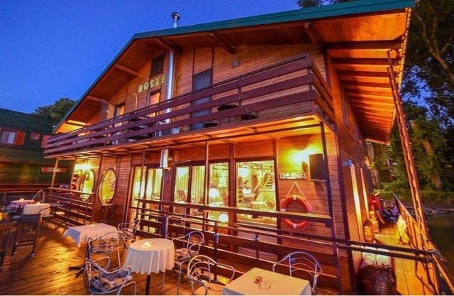 Floating House on the River, near the city - Apt 4 (Family Room)