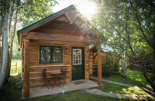 Florida River Valley farm living only 5 miles to downtown