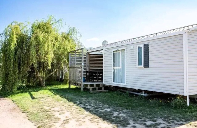 Flower Camping Loire et Châteaux * - Mobil-home Standard 27m2 (2 bedrooms) + integrated terrace 4 people