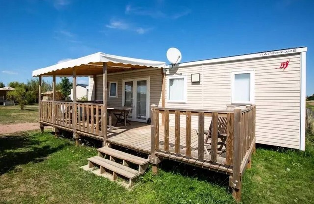 Flower Camping Loire et Châteaux * - Mobile home Premium 36m2 (2 bedrooms) - semi covered terrace 4 people