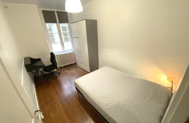 FLOYDROOM'S Pau chambre hôtes dans appartement partagé proche château