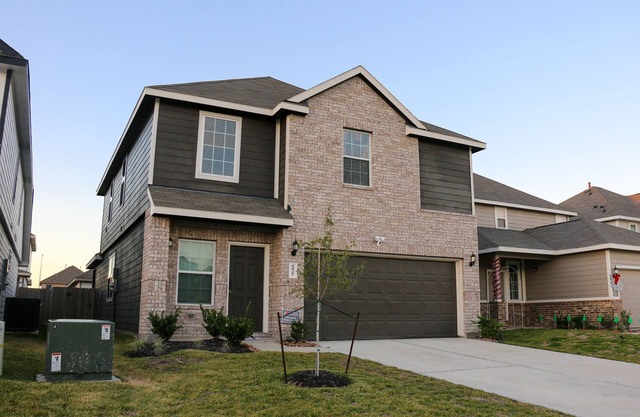 Fly-In Convenience: Cozy Home minutes from IAH