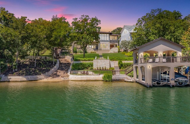 Football Fave - Waterfront Oasis w Private Beach!