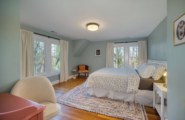 Forest Hill Farmhouse - Monthly Rental 5 Minutes from Downtown Brevard!