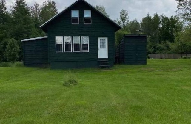 Forest Side Solar Powered Cabin with Nature Trails