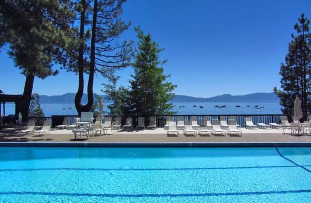 Forest View - 10 Minutes to Palisades Tahoe & Walk to Town!
