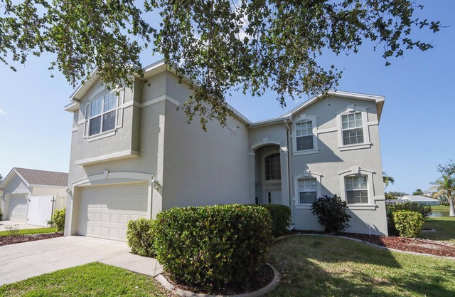 Fort Myers Weekly Vacation Home Rental with Pool – Halcyon Days