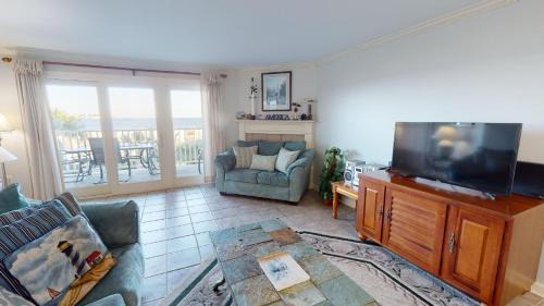 Fort Screven Villas 201 by Tybee Vacation Rentals