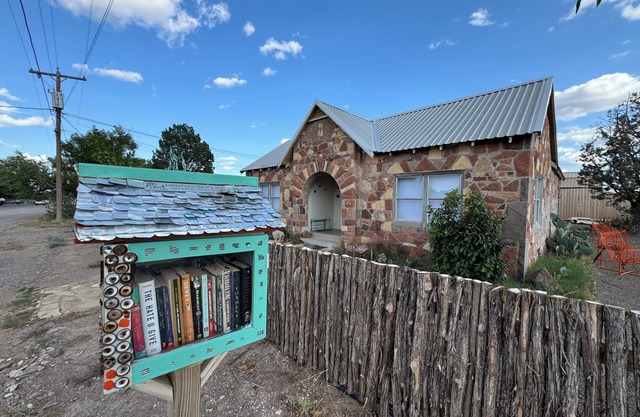 Fossil+Folk House in the heart of Fort Davis