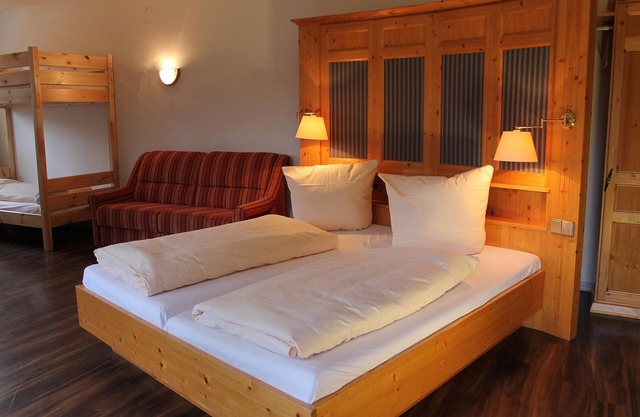 Four-bed room with shower/WC
