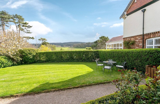 Four star two bedroom cottage both with en suite facilities