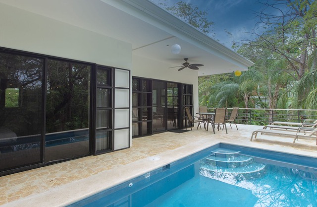 Four Winds – Serenity – 5 Min Walk to the Beach