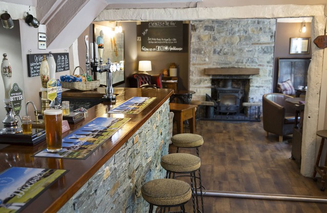 Fox & Hounds