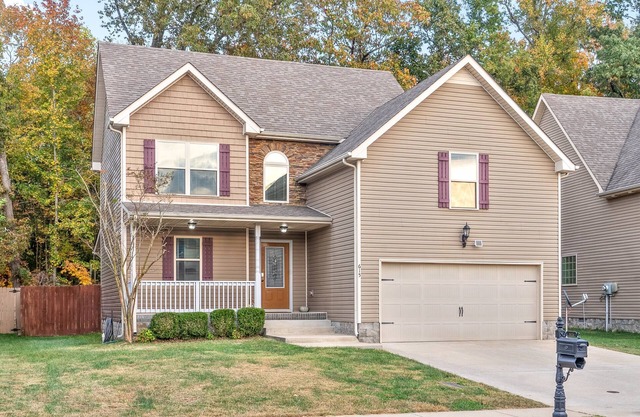 Fox House (615 Fox Path Ln)