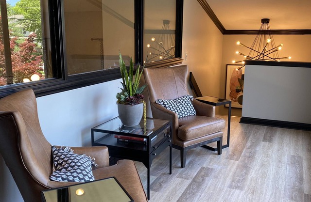 Franklin Condo Fully furnished/31 day minimum, Near I-65, amenities galore!