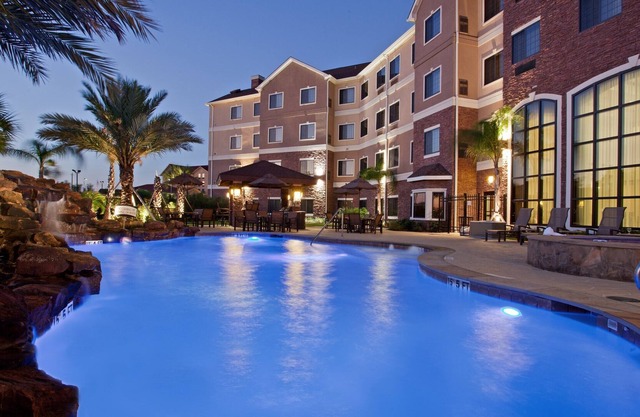Free Breakfast + Outdoor Pool + 24 Hour Business Center | Close to NASA