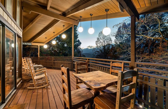 Free Dollywood Tix/Views/Hot Tub/Arcade/Spacious