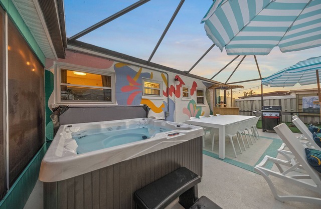 Free Heated Pool, Mini Golf Course, Full Arcade, Hot Tub, AMI 6 miles, IMG 3 mi