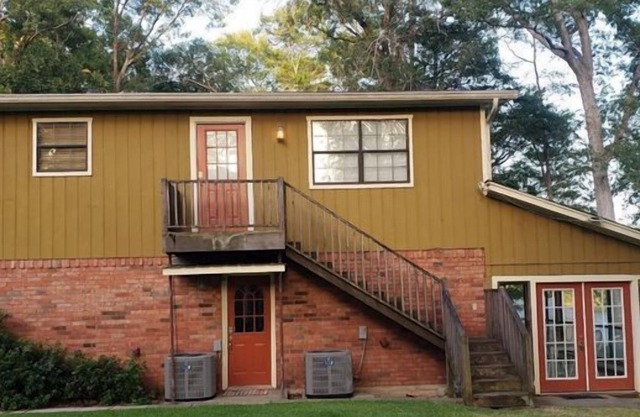 Free night! Weekday Special located directly on Toledo Bend Lake