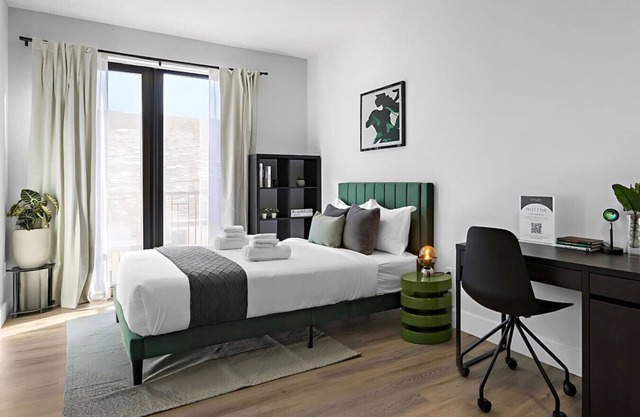 Free Parking+Chic Family Retreat | 30Min to NYC
