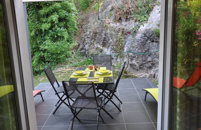 French Riviera in Biot 2 room garden side on the ground floor of a detached house