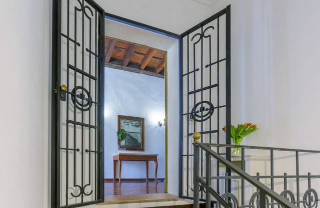 Frescobaldi Aparments! At Francis' house