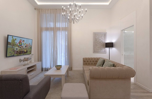 Fresh Velazquez Apartment B