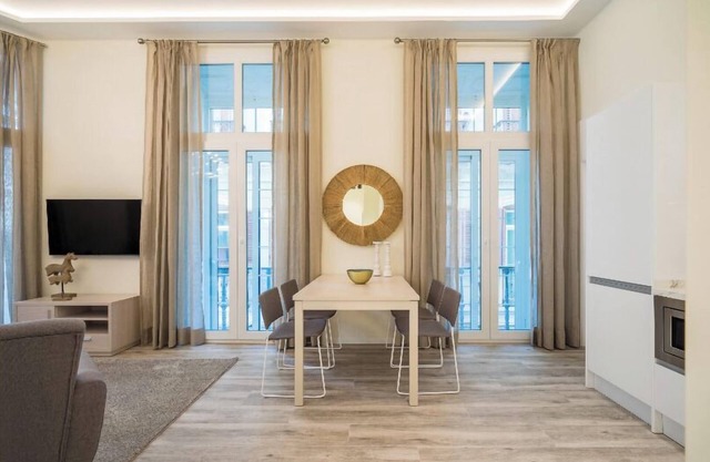 Fresh Velazquez Apartments
