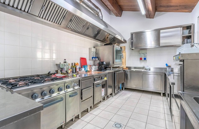 Friendly country house with pool in a quiet, secluded location, 500 metres from Badia Tedalda.