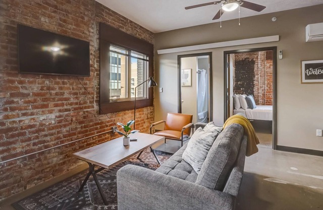 Frontdesk | 2 BR Apt by Sheldon Museum of Art