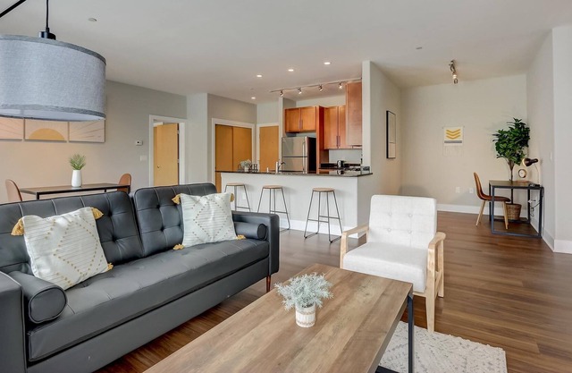 Frontdesk | 2 BR Apt close to Discovery World