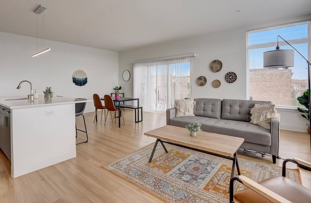 Frontdesk | 2 BR Apt near the Milwaukee Riverwalk