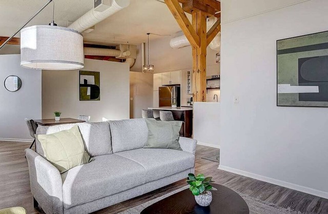 Frontdesk | 2 BR Studio Apt near U.S. Bank Stadium