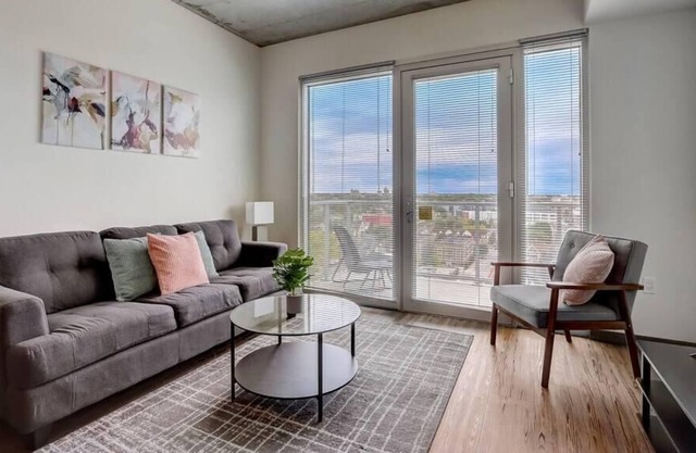 Frontdesk | Convenient Studio Apt near East Town