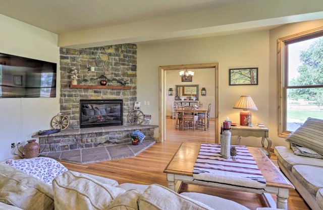 Fruita Victorian Home with Hot Tub and Mountains!