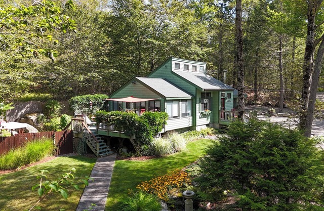 Frye Island Sanctuary: Steps to Beach 6 + Spectacular Private Backyard & Patio