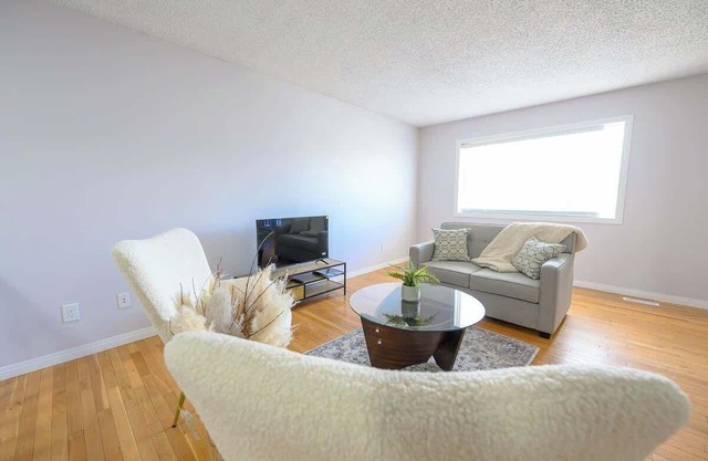 Full Home | 3 Br 2 Bath | Garage | Free WIFI