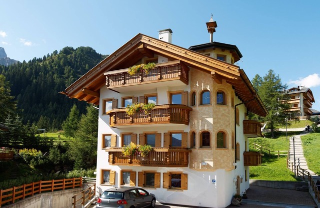 FULLY EQUIPPED APARTMENT IN ARABBA - direct on the ski slopes
