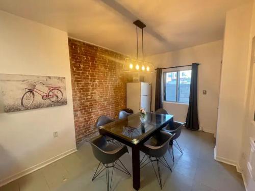 FULL KITCHEN 12min from DTOWN Room B