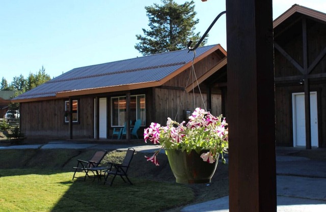 Full Kitchen, Gas Fireplace, 3 Bedroom, 2 Bath, WIFI
