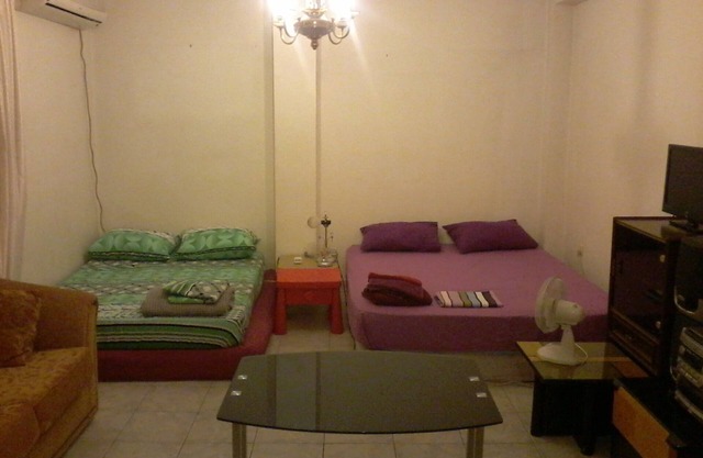 FULLY DETACHED PRIVATE FLOOR IN MAROUSI WITH JACUZZI SUITABLE FOR BIG GROUPS TOO
