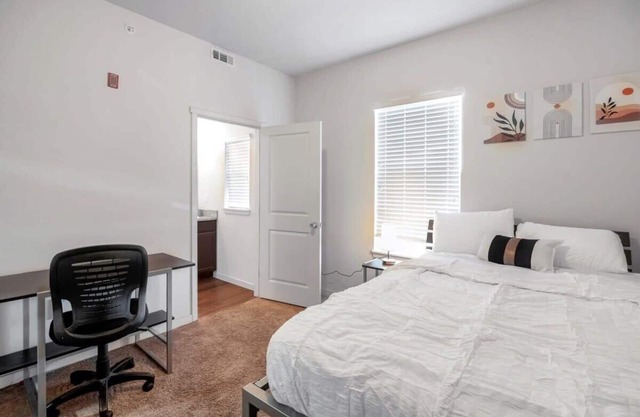 Fully Furnished 2Bdrm Apt Near UNC