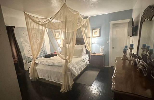 Fully Furnished Apt. Perfect Short Stay. Large One Bedroom