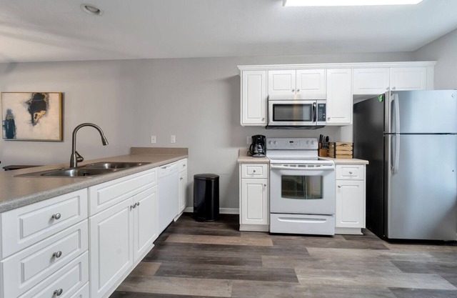 Fully Furnished Gated Townhouse - 1016 Micah Tr